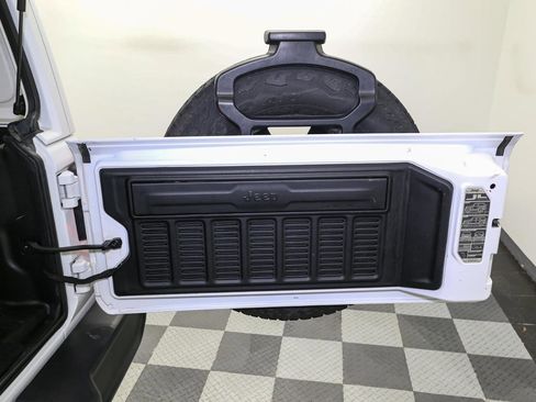 Used 2019 Jeep Wrangler Unlimited Sahara w/ Dual Top Group image 16