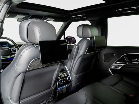 Used 2024 Land Rover Range Rover Long Wheelbase Autobiography image 32