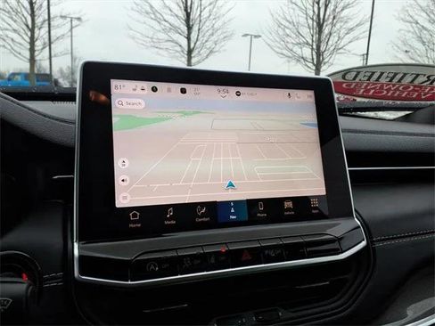 Certified 2024 Jeep Compass Limited w/ High Altitude Package image 16