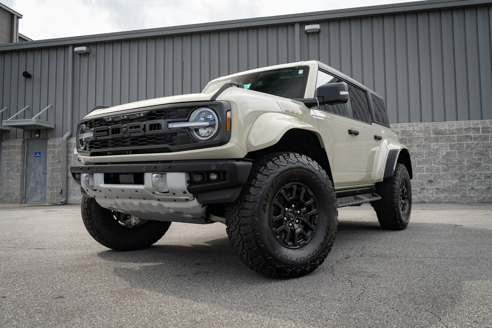 New 2026 Ford Bronco Raptor w/ Interior Carbon Fiber Pack AWD/4WD image 5