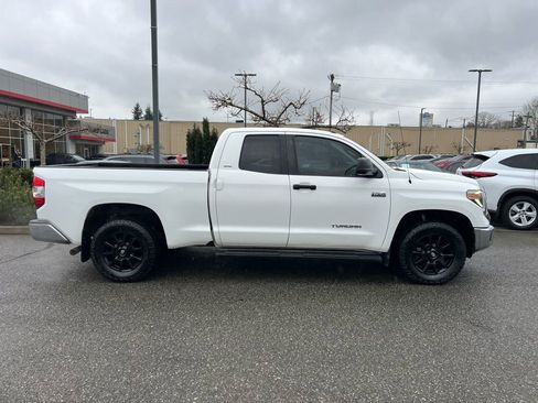 Used 2018 Toyota Tundra SR5 w/ TRD Off Road Package image 6
