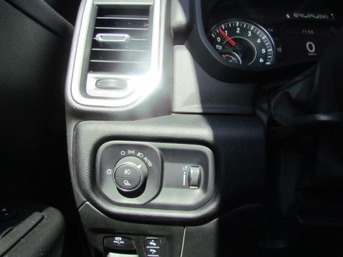Used 2022 RAM 1500 Big Horn AWD/4WD image 22