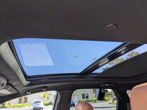 Certified 2024 Cadillac XT5 Premium Luxury w/ LPO, Floor Liner Package image 20