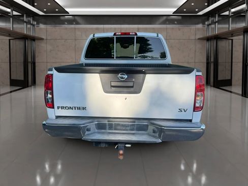 Used 2016 Nissan Frontier SV RWD image 8