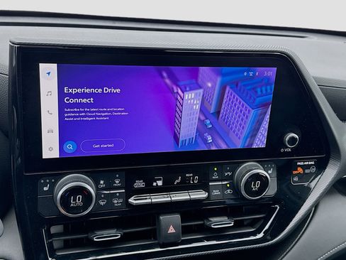 Used 2024 Toyota Highlander XSE image 9