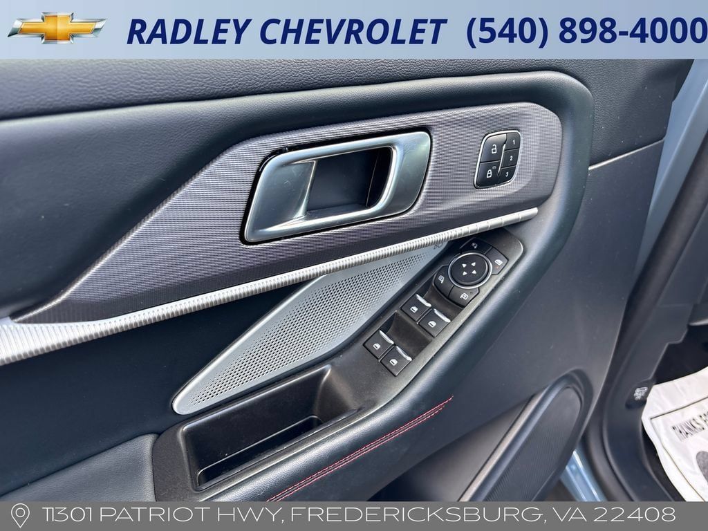 Used 2025 Ford Explorer ST AWD/4WD image 5