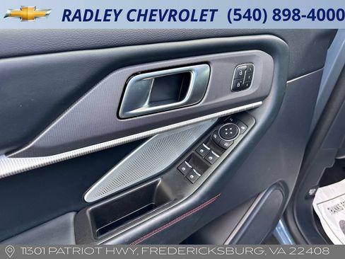 Used 2025 Ford Explorer ST AWD/4WD image 5