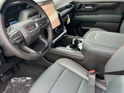 New 2026 GMC Yukon XL AT4 AWD/4WD image 7
