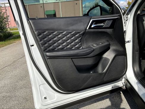 Used 2022 Mitsubishi Outlander SEL image 21