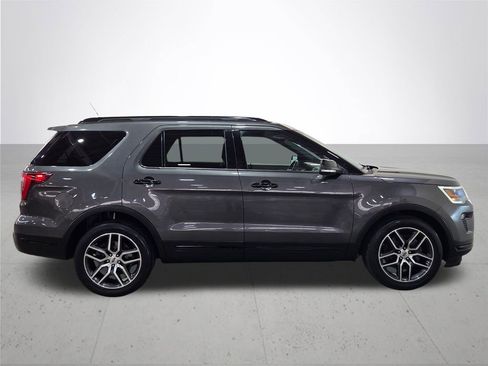 Used 2018 Ford Explorer Sport image 10