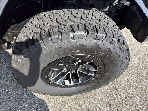 Used 2024 Jeep Wrangler Unlimited Sport AWD/4WD image 12