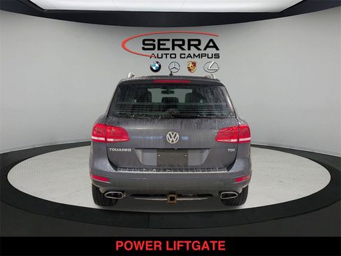 Used 2012 Volkswagen Touareg Sport image 4
