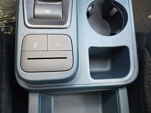 New 2025 Ford Maverick XL w/ Equipment Group 102A image 17