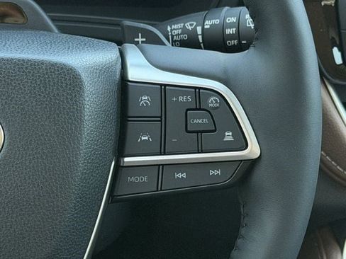 New 2026 Toyota Grand Highlander Platinum image 16