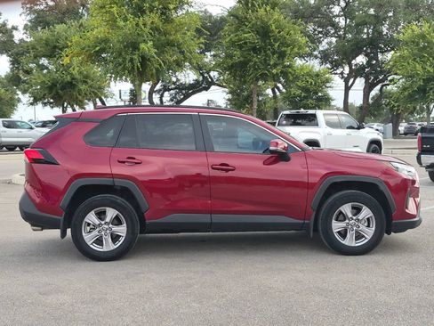 Certified 2022 Toyota RAV4 XLE FWD image 6