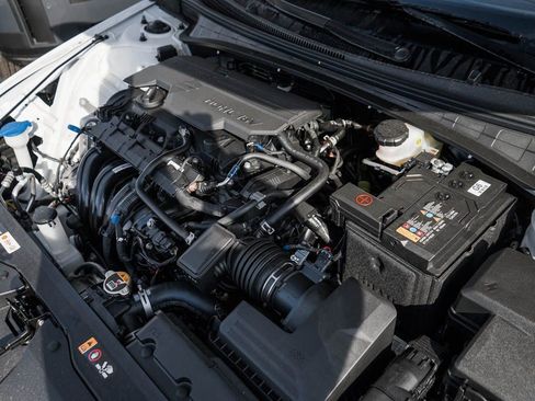 New 2026 Hyundai Elantra SEL Sport Premium FWD image 7