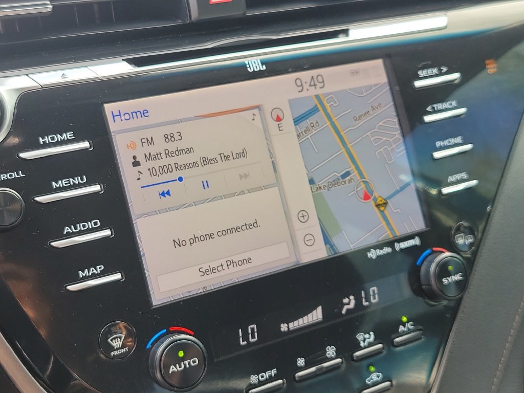 Used 2020 Toyota Camry XLE w/ Navigation Package FWD image 24