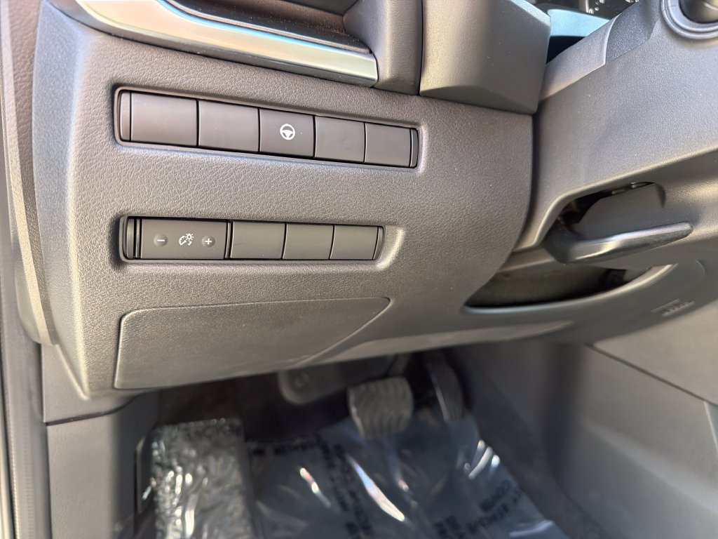 Used 2023 Nissan Rogue SV AWD/4WD image 18