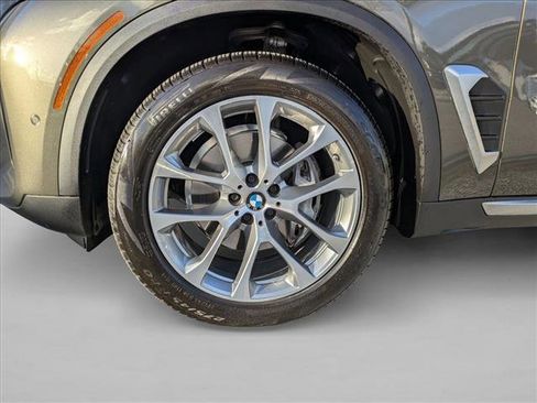 Used 2025 BMW X5 xDrive40i w/ Climate Comfort Package image 22