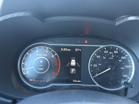 Certified 2025 Nissan Versa SR w/ Trunk Package FWD image 10