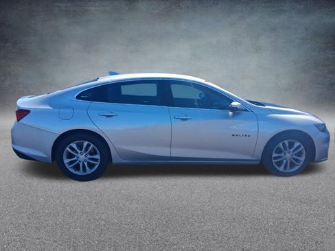 Used 2017 Chevrolet Malibu LT FWD image 8