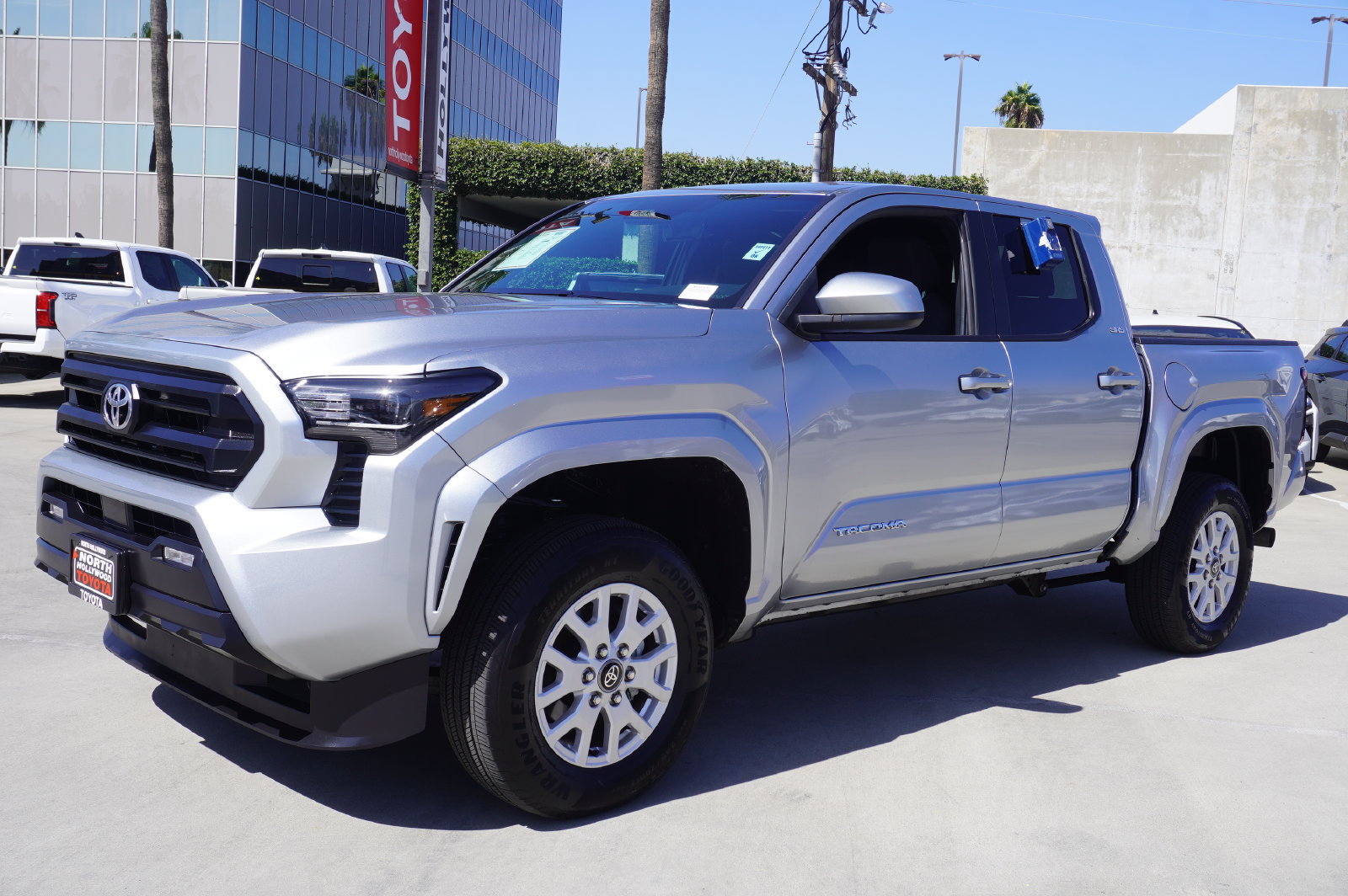 Certified 2026 Toyota Tacoma SR5 AWD/4WD image 4