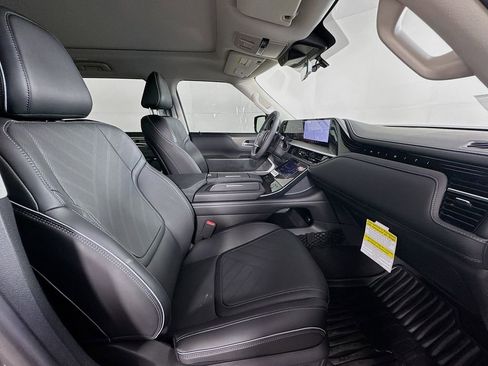 New 2026 INFINITI QX80 Luxe w/ Cargo Package image 38