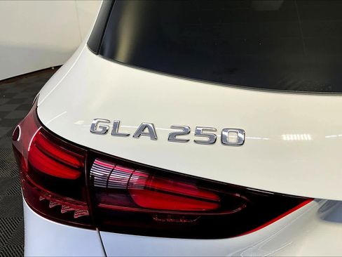 Used 2026 Mercedes-Benz GLA 250 4MATIC image 33