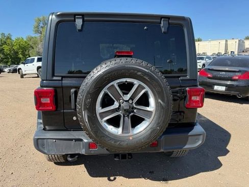Used 2018 Jeep Wrangler Unlimited Sahara AWD/4WD image 5