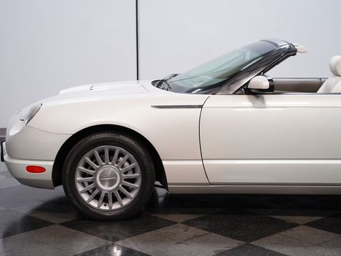 Used 2005 Ford Thunderbird 50th Anniversary RWD image 20
