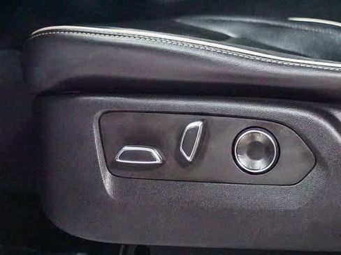 Used 2021 Cadillac Escalade Premium Luxury image 24