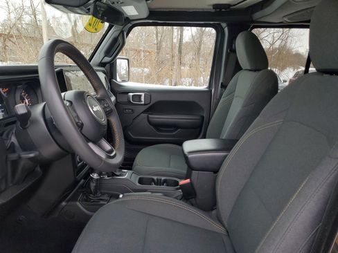 Used 2024 Jeep Wrangler Sport S image 7