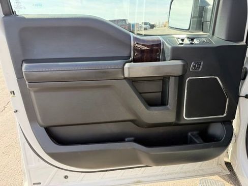 Used 2015 Ford F150 Platinum w/ Equipment Group 701A Luxury image 13