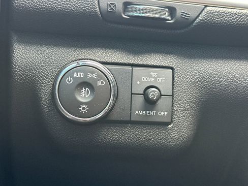 Used 2015 Chevrolet Traverse LT w/ Style and Technology Package FWD image 30