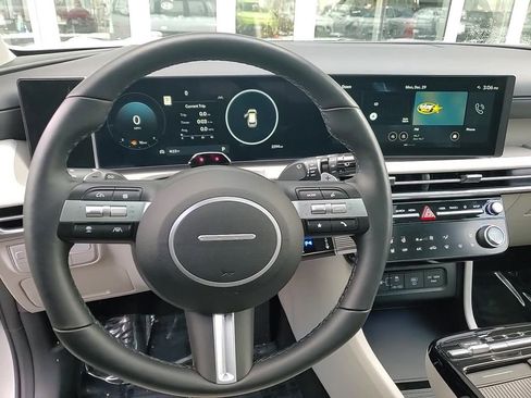 Certified 2025 Hyundai Tucson Limited image 23