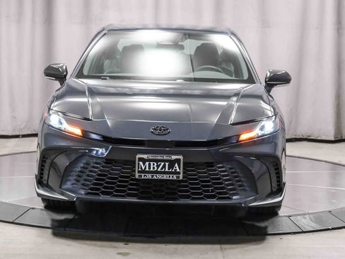 Used 2025 Toyota Camry SE FWD image 6