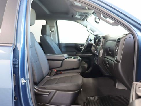 Used 2025 Chevrolet Silverado 2500 Custom w/ Custom Value Package image 21