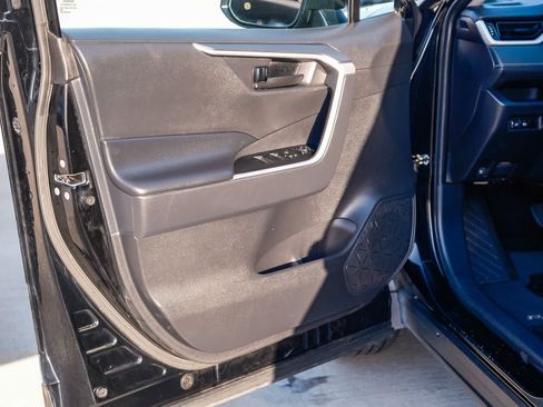 Certified 2025 Toyota RAV4 LE AWD/4WD image 22