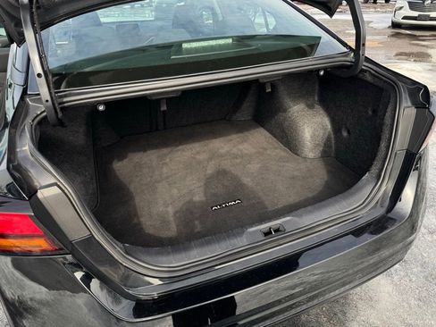 Used 2024 Nissan Altima 2.5 SV image 41