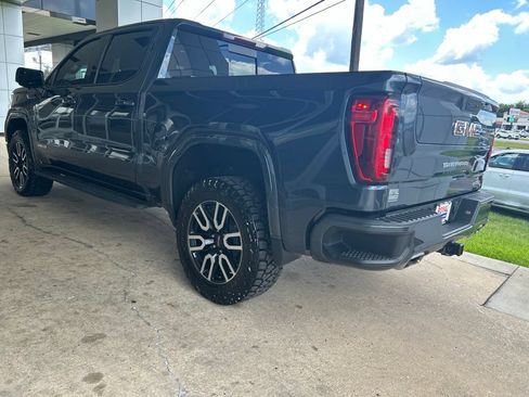 Used 2022 GMC Sierra 1500 AT4 w/ AT4 Preferred Package AWD/4WD image 5