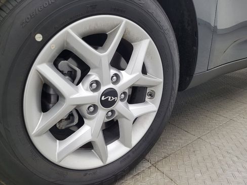 Used 2025 Kia Soul LX image 31