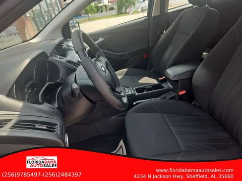 Used 2018 Ford Focus SE FWD image 12