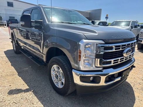 Used 2025 Ford F250 XLT w/ FX4 Off-Road Package AWD/4WD image 6