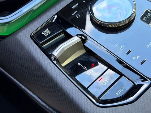 Used 2025 BMW X3 xDrive30i w/ Convenience Package image 27