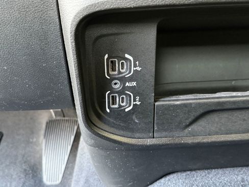 Used 2024 RAM 2500 Big Horn w/ Safety Group image 31