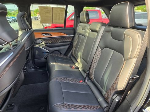 Used 2022 Jeep Grand Cherokee Summit AWD/4WD image 30