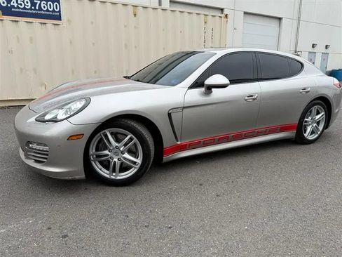 Used 2011 Porsche Panamera image 7
