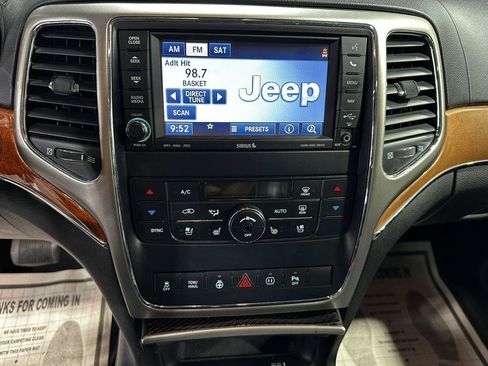 Used 2012 Jeep Grand Cherokee Overland AWD/4WD image 13
