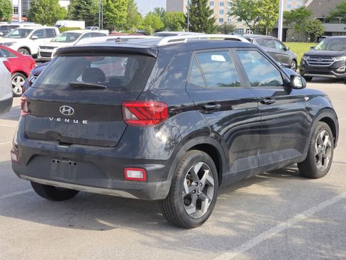 Used 2023 Hyundai Venue SEL w/ Cargo Package FWD image 8