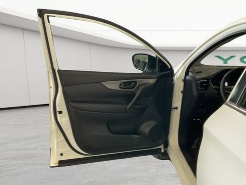 Used 2020 Nissan Rogue Sport S FWD image 13